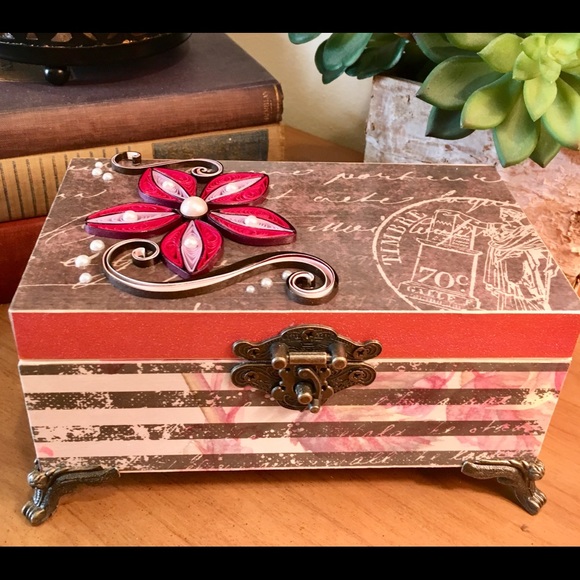 Jewelry box - Picture 2 of 5
